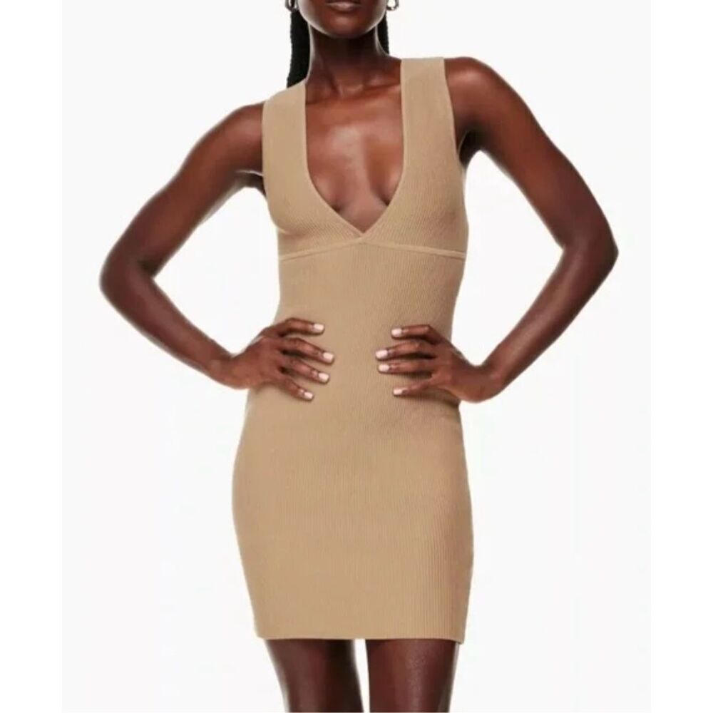 Aritzia Babaton Deep V Sculpt Knit Dress